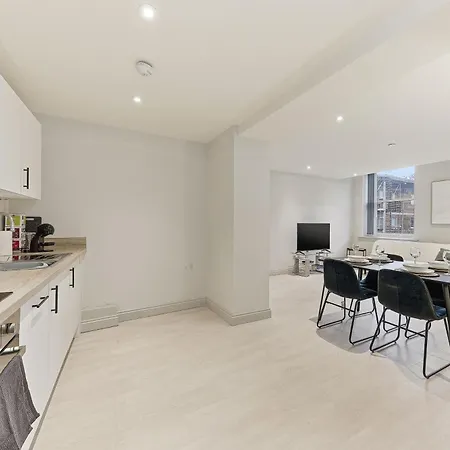 - Modern - Prime Location Leeds (West Yorkshire)