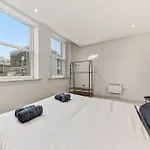 - Modern - Prime Location * Leeds (West Yorkshire)