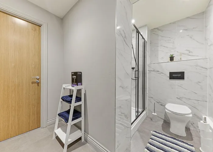 Apartment - Modern - Prime Location