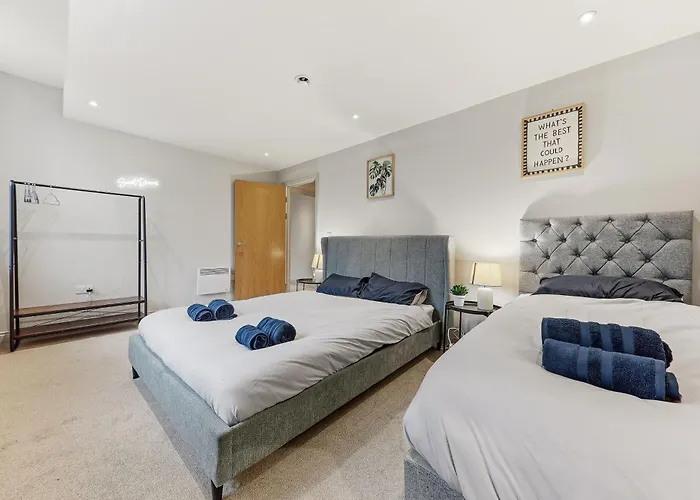 Apartment - Modern - Prime Location *