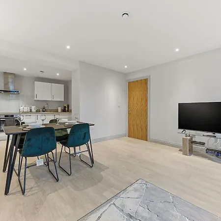 - Modern - Prime Location Апартаменти Лідс