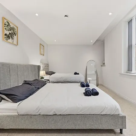 - Modern - Prime Location Apartment