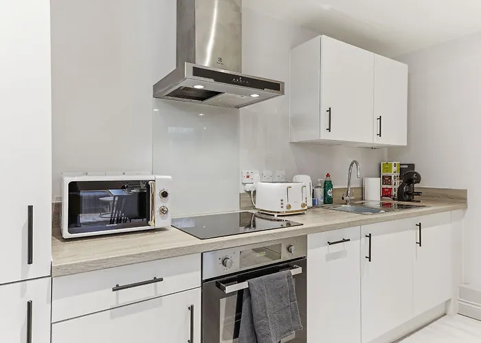 - Modern - Prime Location * Leeds (West Yorkshire)