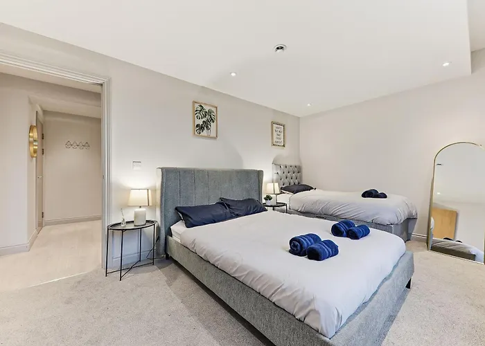 - Modern - Prime Location Apartment Leeds (West Yorkshire)